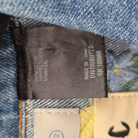 Desigual Exotic Global Traveler Jean Jacket Floral Embroidery Size 42 (Size 10) - Picture 11 of 14